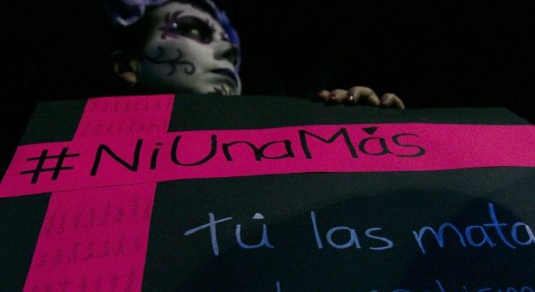 Marcha de catrinas en Paseo de la Reforma