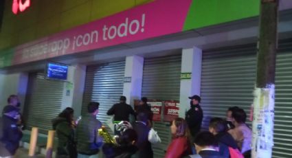 Guardia Civil de Tecámac clausura tienda Elektra por obstaculizar la vía pública