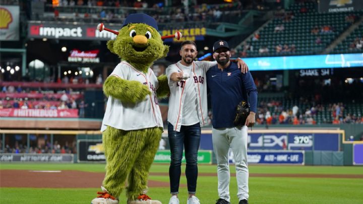 Héctor Herrera y José Urquidy se reúnen en juego de los Astros para lanzar la primera bola