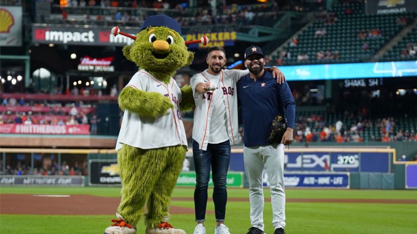 Héctor Herrera y José Urquidy se reúnen en juego de los Astros para lanzar la primera bola