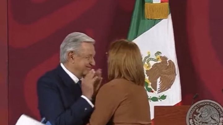 VIDEO: AMLO genera polémica al 'rechazar' abrazo de Tatiana Clouthier; ¿quién la sustituirá?