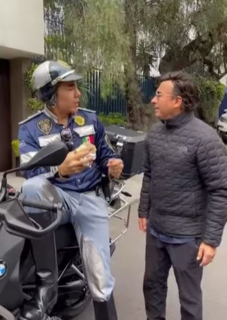 Adal Ramones y Adrián Uribe