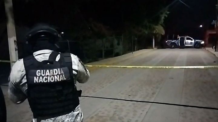 Hombre es ultimado a tiros al viajar en su automóvil en Guanajuato; no hay detenidos