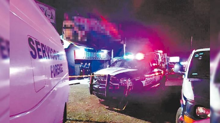 Encuentran el cadáver de un hombre al interior de un automóvil en Michoacán; fue torturado