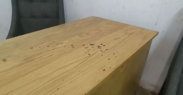 En el lugar de la agresión (la Guardia Tradicional) hay sangre todavía