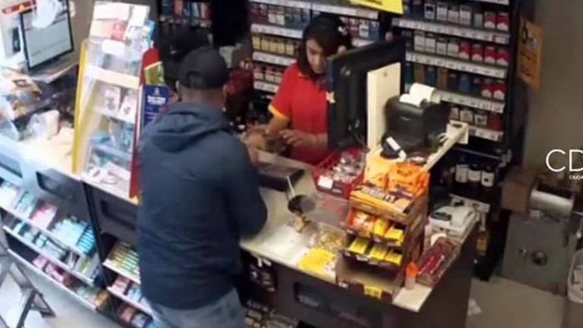 Con un cuchillo sujeto intenta asaltar una tienda en la GAM y policías lo detienen