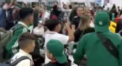 VIDEO: Mexicanos que va al Mundial de Qatar 2022 hacen 'fiesta' en el AICM; echan porra a 'Chucky' Lozano