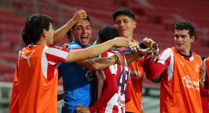 ¡Se va a Europa! Este delantero dejará a Chivas para jugar en el futbol de España