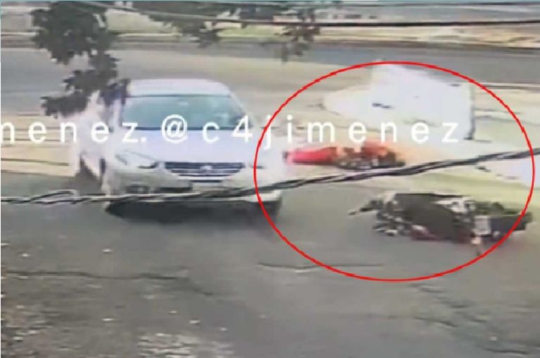 Atropellan a joven motociclista en CDMX. Foto: Captura de pantalla