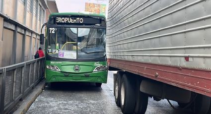 Choque en Circuito Interior deja al menos 10 heridos; Un autobús se impactó con un tráiler