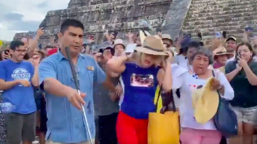 (VIDEO) "Pin… vieja": Tratan de linchar a turista por subir a la pirámide de Chichén Itzá