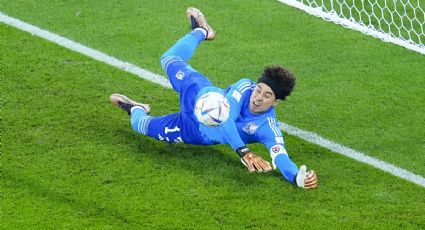 Guillermo Ochoa se luce con gran atajada y México rescata el empate ante Polonia