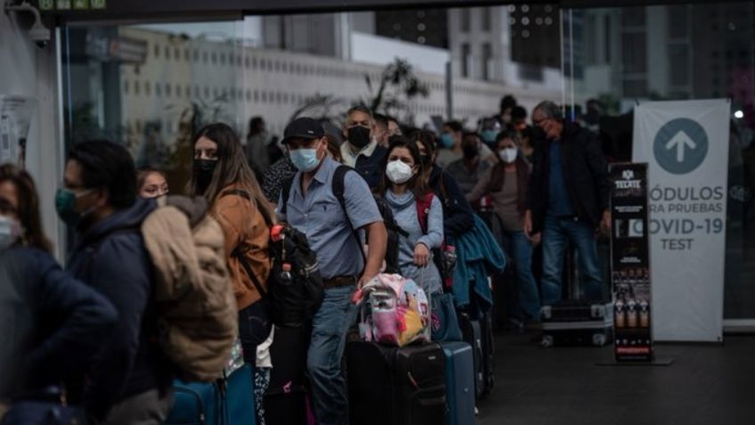 Banco de niebla y robo de cables provoca caos en el AICM; reportan fallas en el sistema de migración