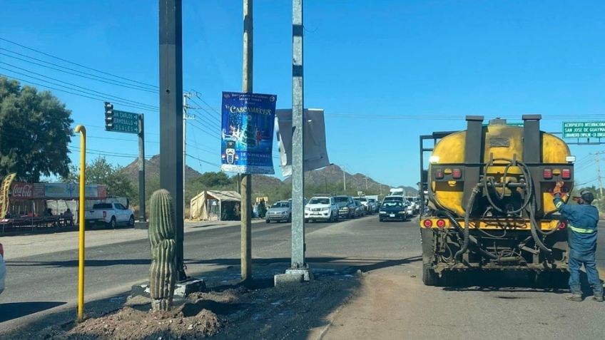 'Riego de liga' en camellones de bulevares de Guaymas es contaminante; es para evitar maleza