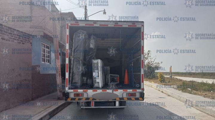 Recuperan camión robado en Chimalhuacán: Tenía más de 150 mil pesos en mercancía
