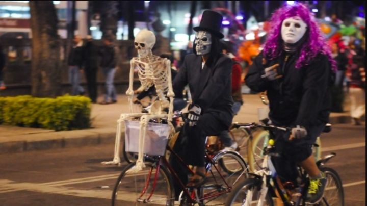 Para despedir eventos de Día de Muertos, esta es la ruta del Paseo Nocturno en Bici de CDMX