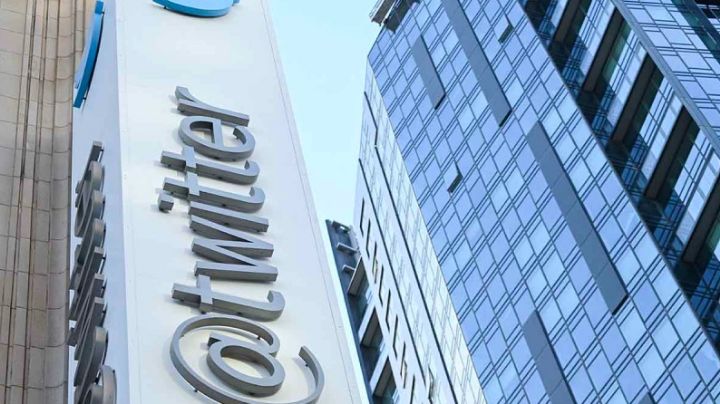 Alarma en Twitter: Tras convertirse en el nuevo dueño, Elon Musk envía mails anunciando despidos