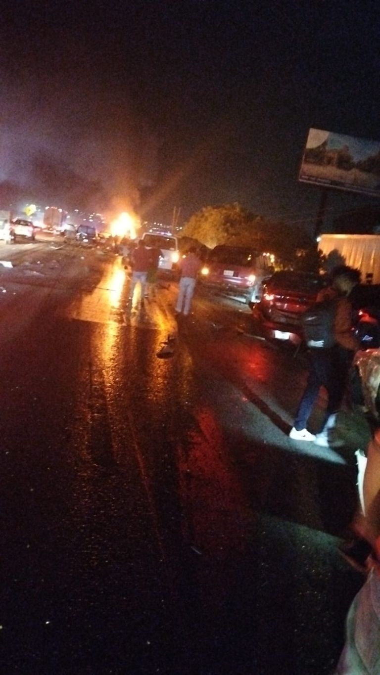 Autoridades atienden accidente en la México-Querétaro. Foto: Twitter