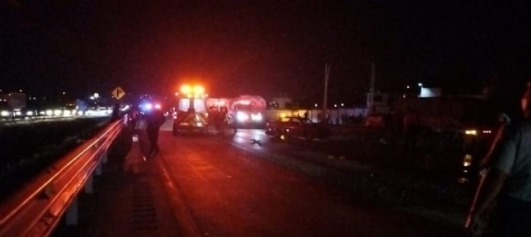Confirman dos muertos tras accidente en la México-Querétaro. Foto: Twitter