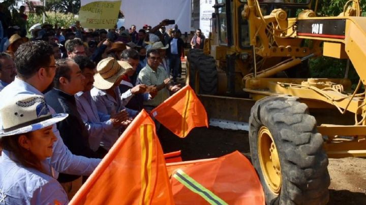 Autoridades renuevan caminos en la zona de los Volcanes del Estado de México