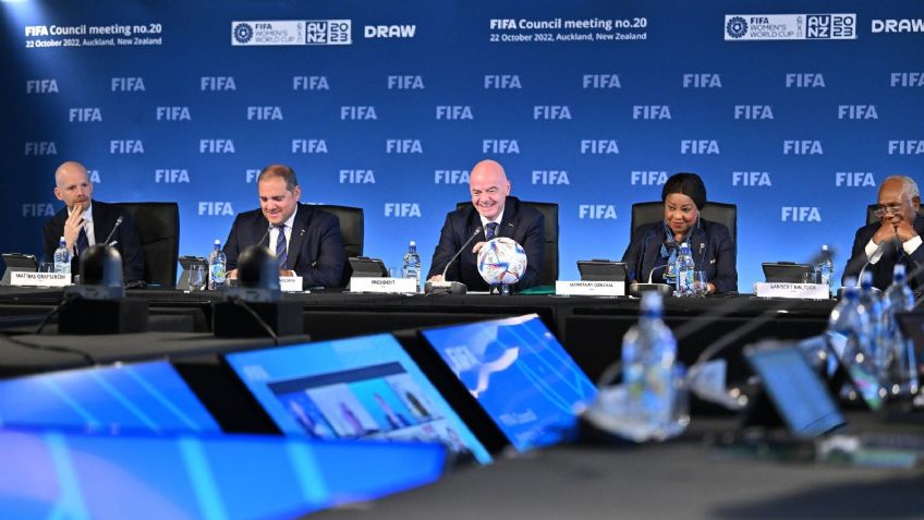 FIFA pide concentrarse en el futbol y evitar dar "lecciones de moralidad" en Qatar