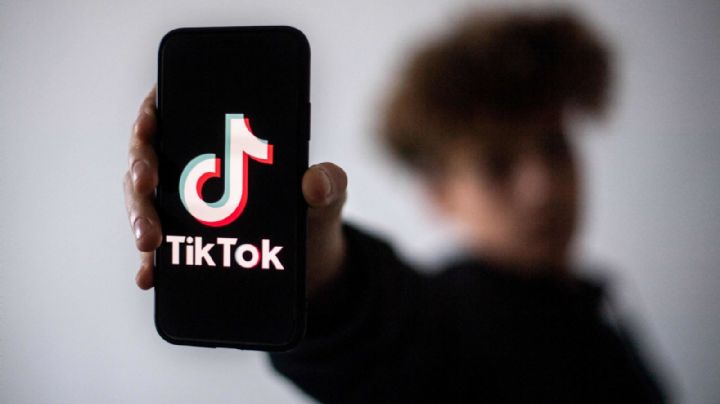 Alerta papás: Terapeutas advierten que TikTok podría causar daños emocionales en los adolescentes