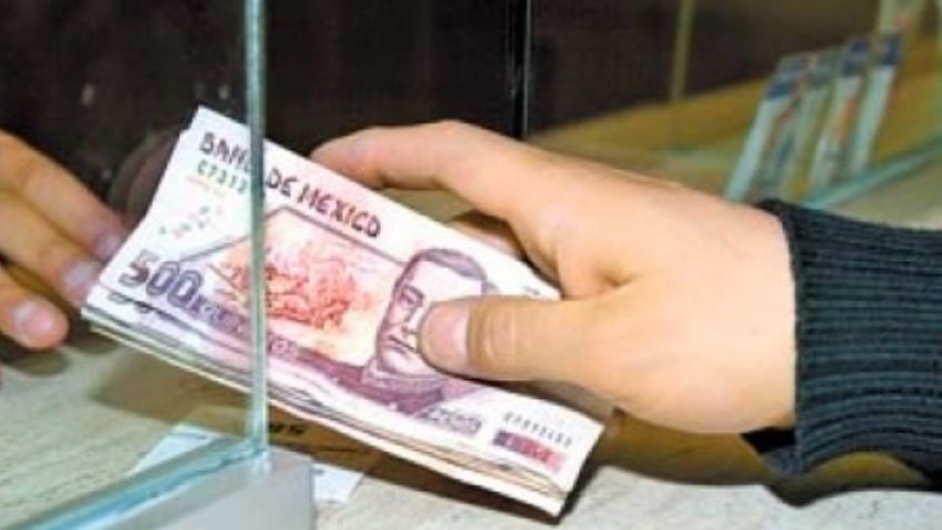 'Aguas' con el SAT: Si te depositan más de esta cifra, tu banco podría reportarlo