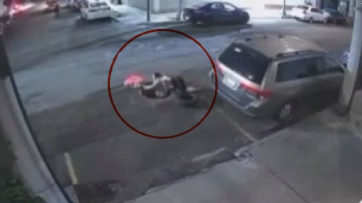 De nuevo: Mujer cae a una coladera abierta en CDMX; resulta con lesiones menores