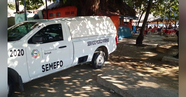 Semefo llega al sitio del crimen