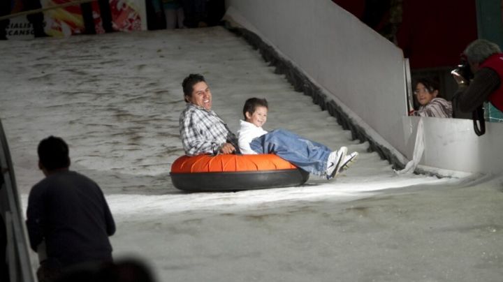 Disfruta de una Feliz Navidad en los Toboganes de Nieve de la Ciudad de México