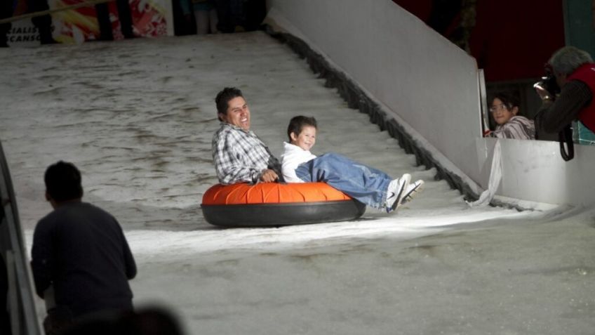 Disfruta de una Feliz Navidad en los Toboganes de Nieve de la Ciudad de México