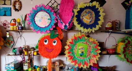 Con la compra de piñatas artesanales apoyas a personas con discapacidad en Edomex