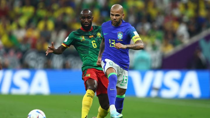 Dani Alves hace historia al igualar a una leyenda e imponer un récord en el Camerún vs Brasil