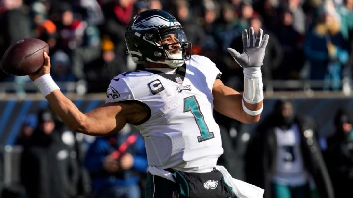 NFL: ¿Quiénes son los jugadores que compiten por el premio al MVP de la temporada?