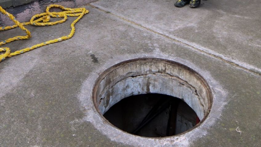 Sigue el robo de coladeras en Ciudad de México: Oficiales detienen a dos en Iztapalapa