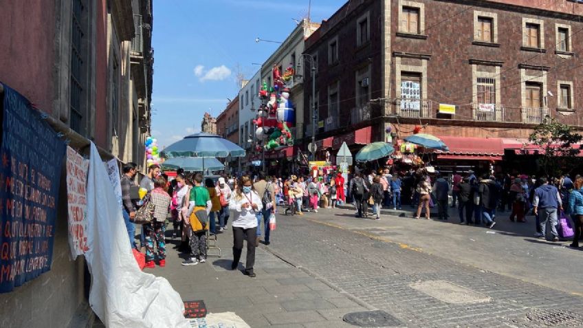 ¡Limpian el Centro Histórico! Retiran vehículos de zonas prohibidas y recuperan vialidades