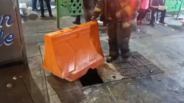 Menor de 5 años cae a registro sin tapa en CDMX y elementos de la SSC se movilizan