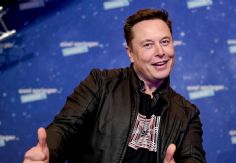 Foto ilustrativa de nota Tras comprar Twitter, Elon Musk se 'adueña' del espacio exterior con 54 satélites