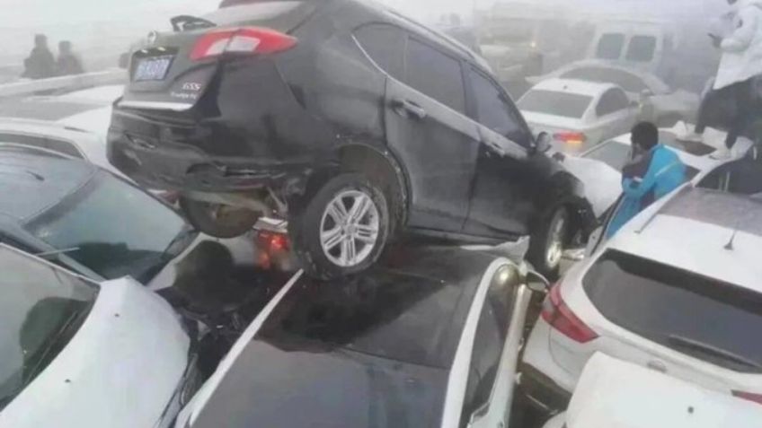 (VIDEO) Fatídico accidente en China: Niebla causa carambola donde 200 autos resultaron afectados
