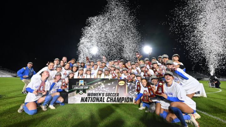 ¡Orgullo! Seleccionada mexicana anota gol y es campeona en el futbol del extranjero