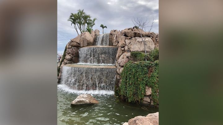 ¡Al fin! Tras un año apagada, cascada de la calle 200 en Ciudad Obregón ya funciona