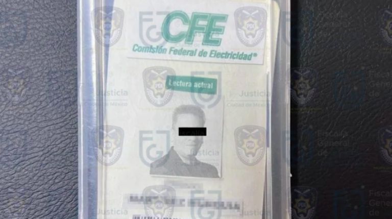 Credencial apócrifa CFE 