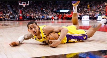 Juan Toscano tiene un mal día en la NBA: Sale lesionado en derrota de Lakers ante Raptors