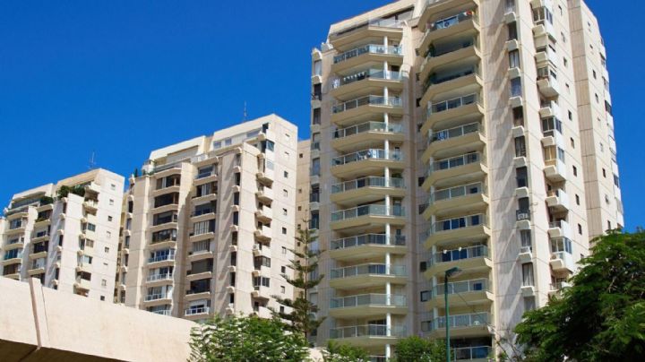 Dos personas fallecen en el derrumbe de un edificio departamental; estiman que hay más víctimas