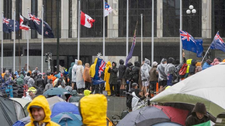 Primera Ministra de Nueva Zelanda endurecerá medidas contra manifestantes: "No se puede tolerar"