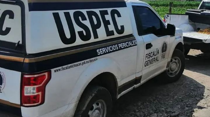 Sobre un camino de terracería, abandona el cuerpo baleado de un individuo; fue torturado