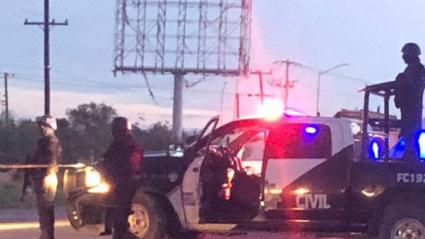 Encuentran cadáver  'encobijado' a la orilla de una carretera en Nuevo León
