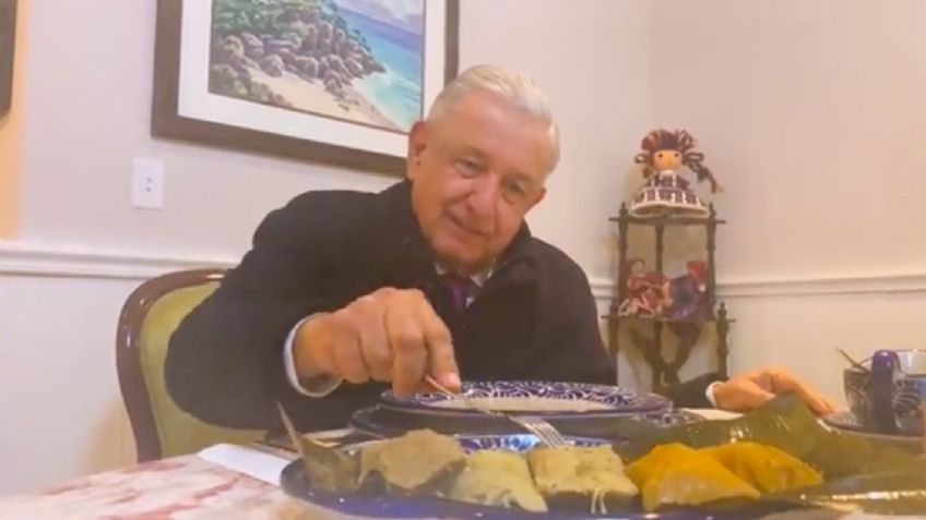Con tamales de chipilín, AMLO celebra el Día de la Candelaria