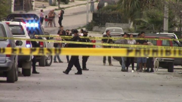 A pocos metros de un tianguis, pistoleros terminan con la vida de un hombre