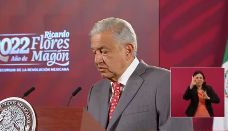 En la imagen, el presidente AMLO se pronuncia sobre la guerra entre Rusia y Ucrania